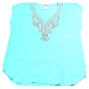 🎁Aqua embroidered top